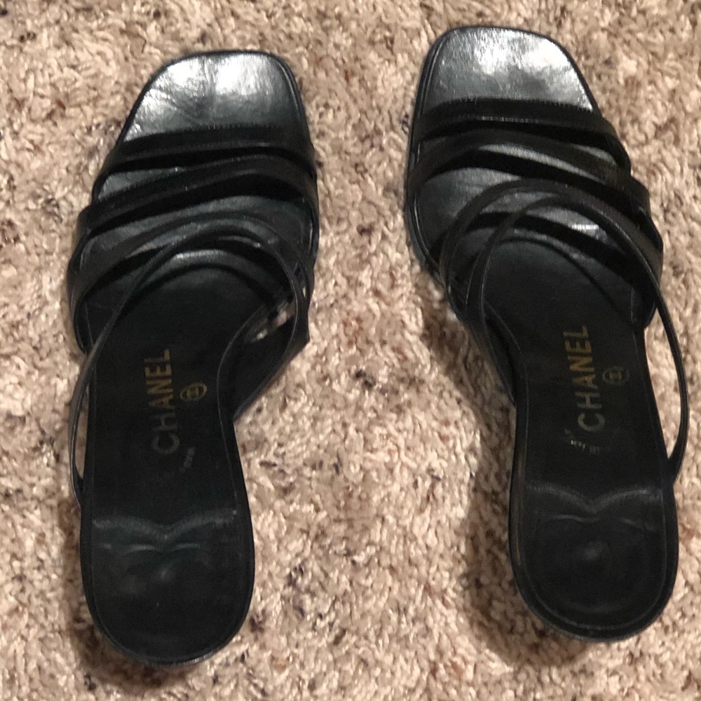 Vintage CHANEL heeled sandal